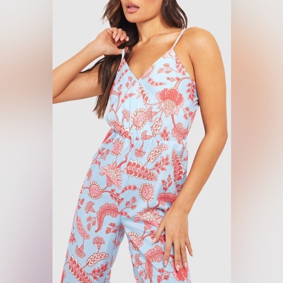 💙 BOOHOO PAISLEY PRINT WRAP STRAPPY JUMPSUIT - Picture 1 of 8